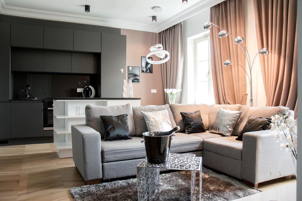 Platinum Apartment By Pla Krakau Buitenkant foto